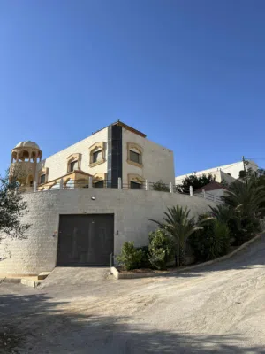 More than 6 bedrooms . More than 6 bathrooms . 750 m21