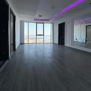 شقة سكنية إطلالة بحرية للإيجار في السالمية
