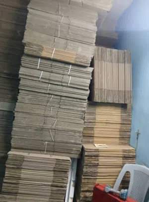 كراتين  فارغة للبيع الترحيل منازل للرحيل بضائع