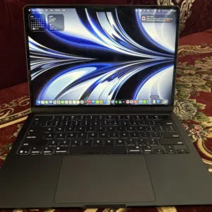 MacBook Air 2025 M4 chip