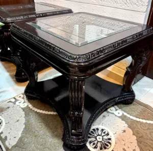 طاولات زان وسط وجانبيات مستعمل بحالة ممتازة للبيع