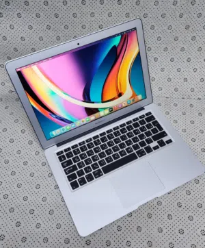 MacBook A1466 i5 8gb ram 256gb ssd 13inches Display orignal charger Backlight keyboard office instal