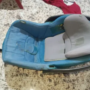كوته اطفال للبيع بتنفع للسياره او البيت من ضفه تئيله ومرتبه