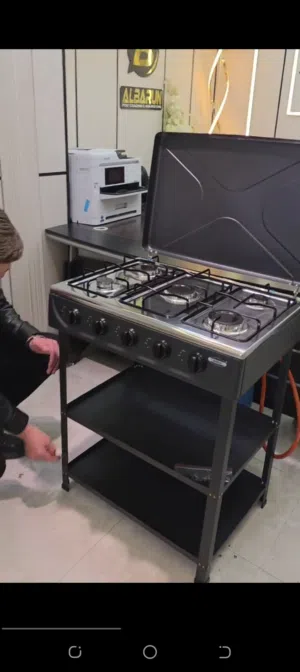 طباخ غاز 5 عيون نار زرقاء + شعلة إلكترونية مع ستاند وغطاء نار زرقاء صافية = حرارة أعلى واستهلاك أوفر