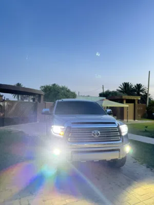 TOYOTA TUNDRA PLATINUM4X4 MINt