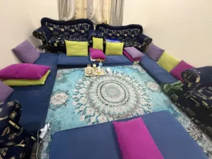فرشات عربية أرضية مع المخدات والسجادة