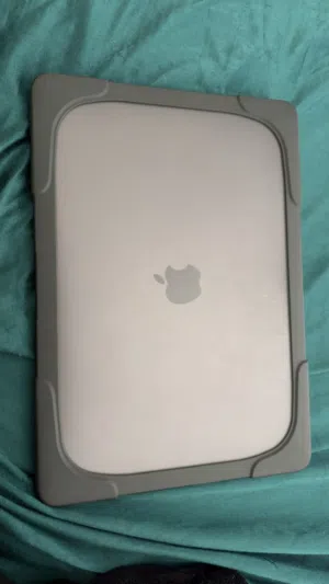 MacBook Air M1 (2020) – mint condition 8GB RAM / 512GB SSD