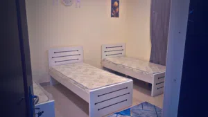 شقة بنات جديدة موظفات اول ساكن فرش جديد شامل جميع الخدمات وقريب من جميع الخدمات موقف باص ومطاعم