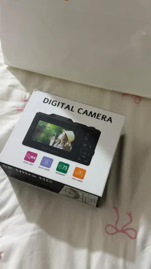 ب 28 ريال 5k digital camera مستعمل لمده يومين مع جميع ملحقاتها