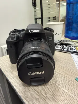 كاميرا احترافية Canon EOS 750D للبيع