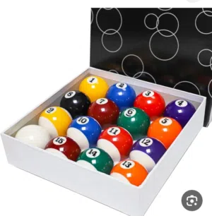 طقم طابات بلياردو ومتوفر قطع غيار واستيكات ومثلث. متوفر خدمة التوصيل لجميع المحافظات