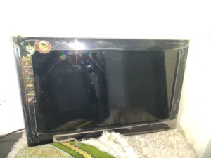 شاشه وكاله من الشركه العالميه TCL مقاس 36 بوصه،الشاشه تاتي برسيفر داخلي_الزهيري _للعرطات_بيع وشراء.