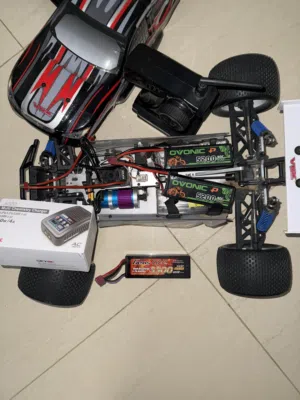 سيارة VRX-1 مزوده