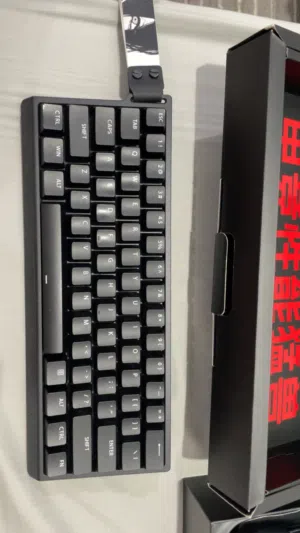 ماوس وكيبورد للبيع ماوس لوجيتك pro superlight كيبورد mad60he لون الاسود