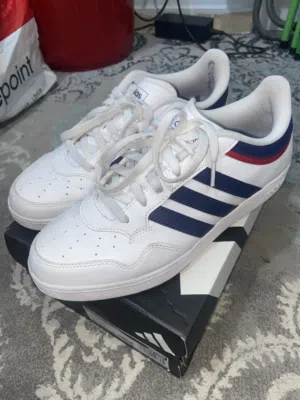 للبيع: كوتشي أديداس Adidas أصلي – بحالة ممتازة