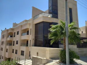 REF:14898 - شقة فاخرة سيمي فرنشـد للبيع في عبدون الجنوبي