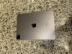 Apple iPad Pro 11-inch Tablet 256GB – Excellent Used Condition with Charger