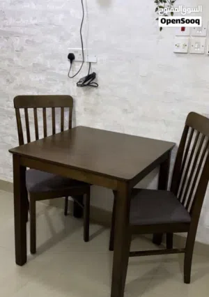 طاولة طعام