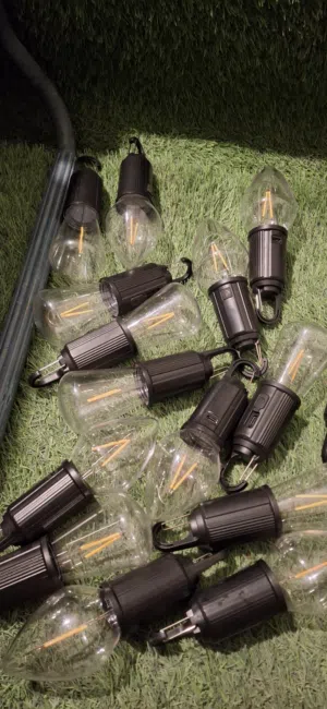 10لمبات شحن حاله جيده للبيع لون صحراوي