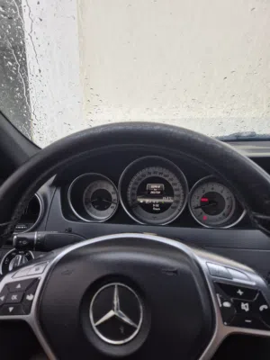 White Mercedes benz C250 2013