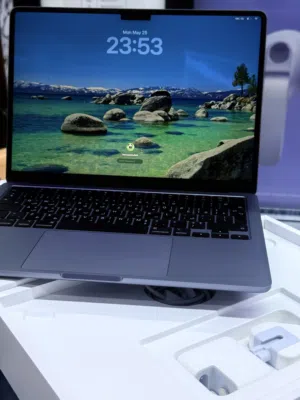 Apple MacBook Air M3 13-inch 512 gb M3 chip 2024 Under warranty Apple 12 months Available like New