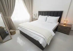 شقة غرفة وصالة بإطلالة رائعة شامل كافة الفواتير