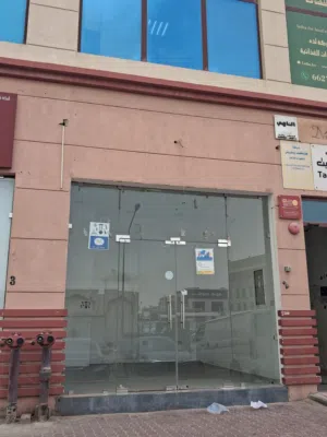 محل للايجار واجهة على الشارع من المالك مباشرة بدون خلو او عمولة في منطقة اسواق القرين
