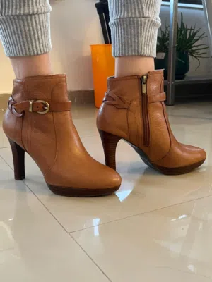 Banana republic booties