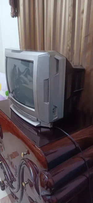 تليفزيون توشيبا 21 بوصه +تليفزيون ال چي 16 بوصه بالريموت الأصلي بحاله الزيرو