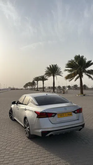 Used Nissan Altima in Buraimi