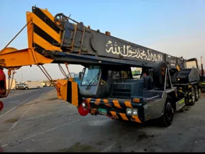كرين كاتو للبيع في ابوظبي  ، منطقة المفرق  / موديل 1989  ملكية سنة ،  بحالة جيدة  , شغال في ابوظبي .