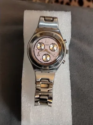 ساعة سواتش صنع سويسرا أصلية مميزة بحالة ممتازة جدا Swatch watches original Swiss made