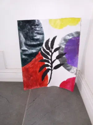 لوحه مرسومه بالألوان الاكرليك طولها 44cm و عرضها 35cm