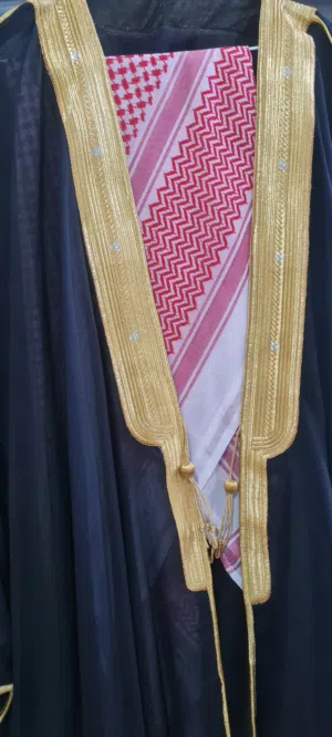 بشت وشماغ وعقال