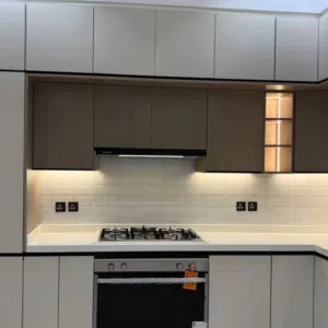 فصل مطبخك وأنت مرتاح  ضمان 10 سنوات شامل + تصميم 3D مجاني