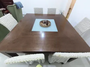 طاولة سفرة مربعة مع عدد 6كراسي