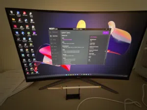 شاشة Aoc 24 inch curved 1080 240 hertz فحالة جيدة بيوصلك بس الشاشة مع السلك فقط
