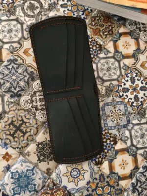محافظ رجالي جلد طبيعي