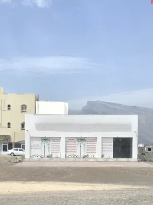 محلات للإيجار في سمائل ( منال )  على الشارع العام مسقط نزوى الخط الأول