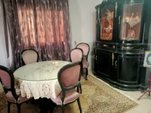 سفرة ونيش وكراسي