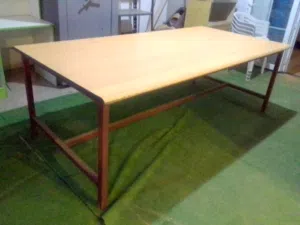 طاوله اجتماع و معمل للبيع