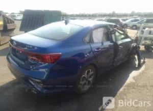 كيا فورتي وارد امريكي موديل 2020 محرك 2000 دوش كير AT السياره بيها قطع صبغ ابيع حزام
