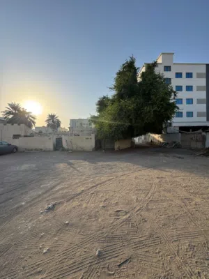 أرض سكنية للبيع بتصريح شقق في الغبرة الشمالية (المساحة: 1198 م)