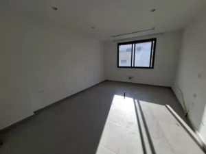 شقة غير مفروشة للأيجار ( Property 41830 )-164712