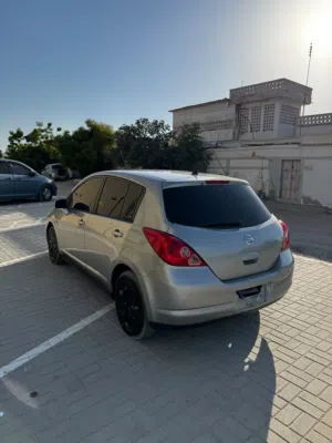 Nissan tida