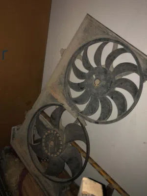 مروحه سامسونج sm5 2009 قاعده مكسوره للبيع عطي سعرك وارفع