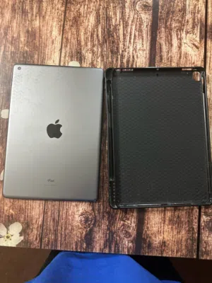 Apple iPad 10 64 GB in Amman