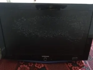 شاشه مكسوره