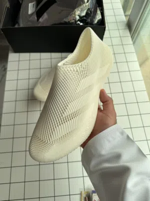 Sport Shoes . Adidas . 46 . New1