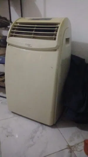 تكييف متنقل للبيع بحاله جيده لا يحتاج لاي صيانه سريقع وسخن